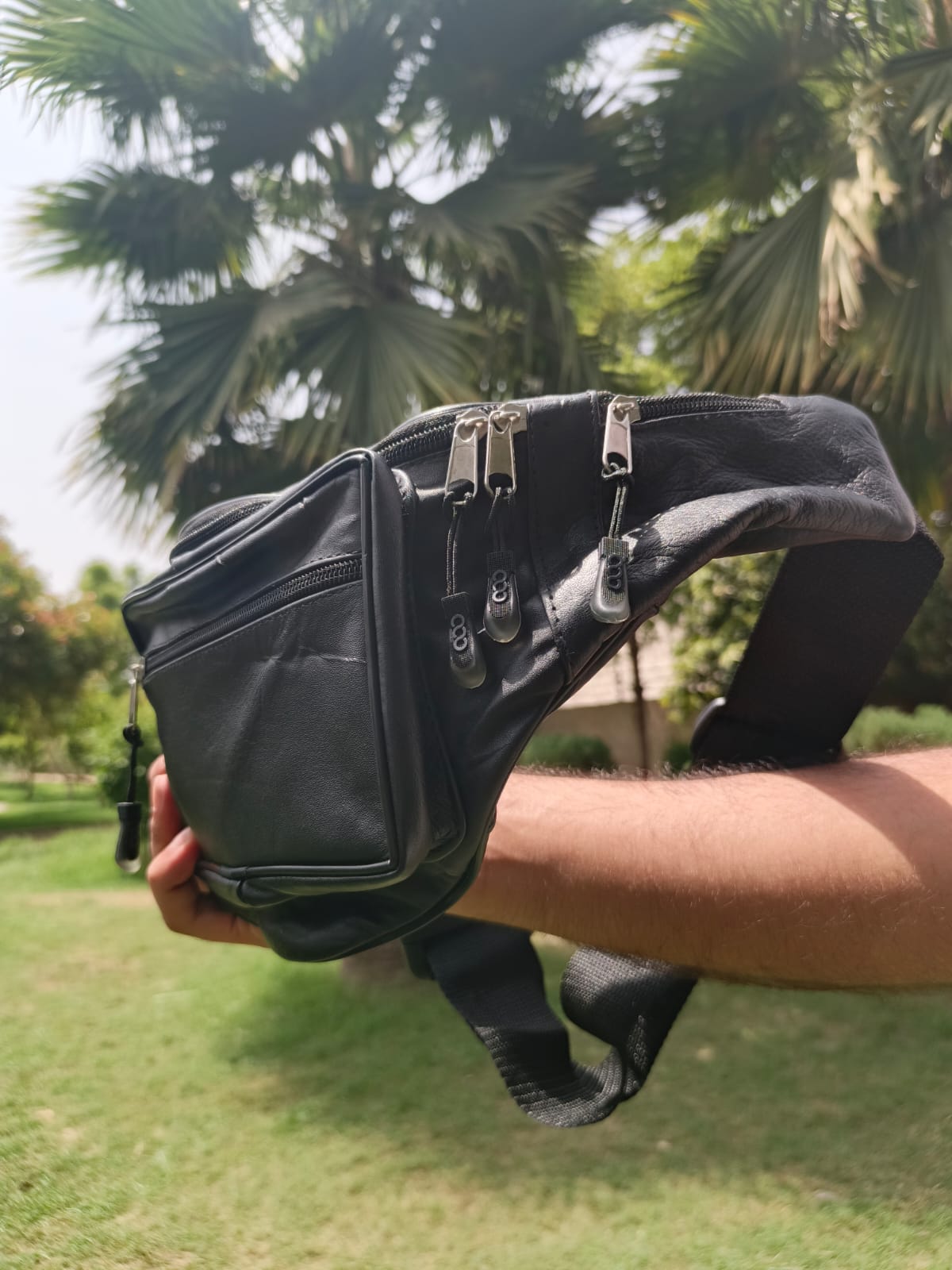 Black Leather Waist Bag – Adjustable Crossbody Fanny Pack with Multiple Pockets
